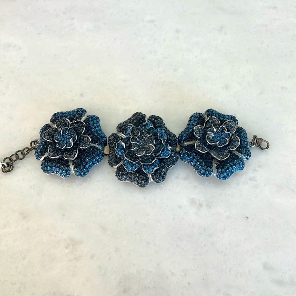 Triple flower bracelet